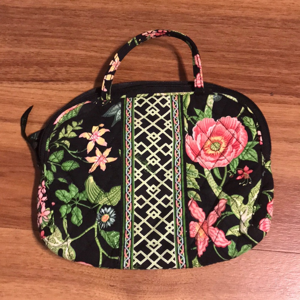Medium size Vera Bradley makeup bag